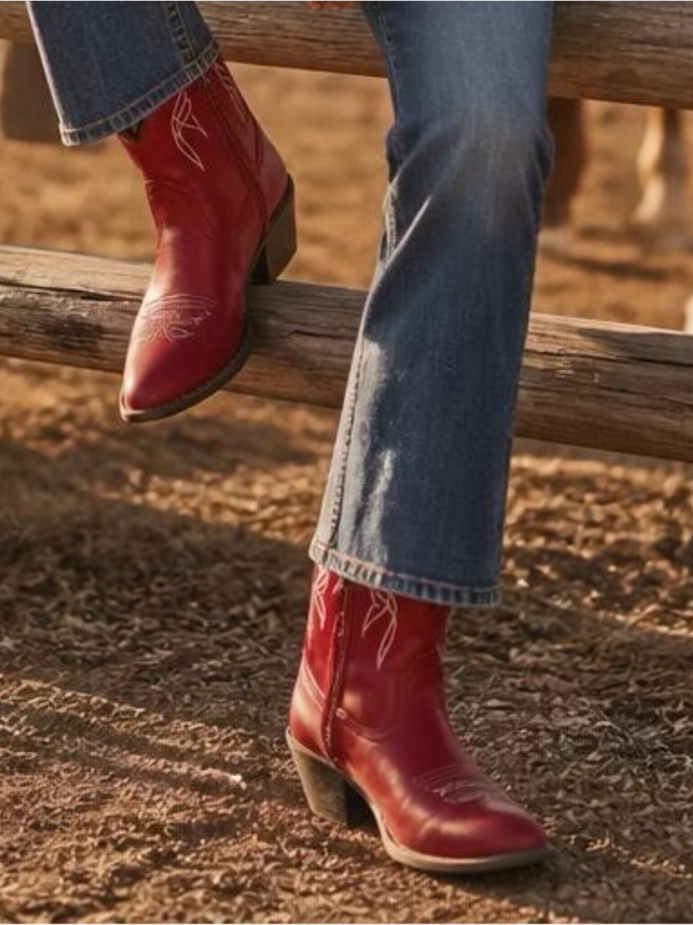 Ariat Darlin Western Cowgirl boots, Red Leather booties Sz 7B